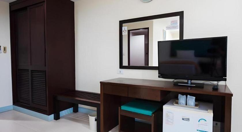 Nice Beach Hotel Rayong Exterior foto